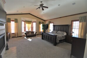 6 habitaciones, escritorio, tabla de planchar con plancha y internet 