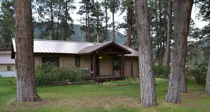Cozy Cabin in the Pines! Beautiful property with lots of space!