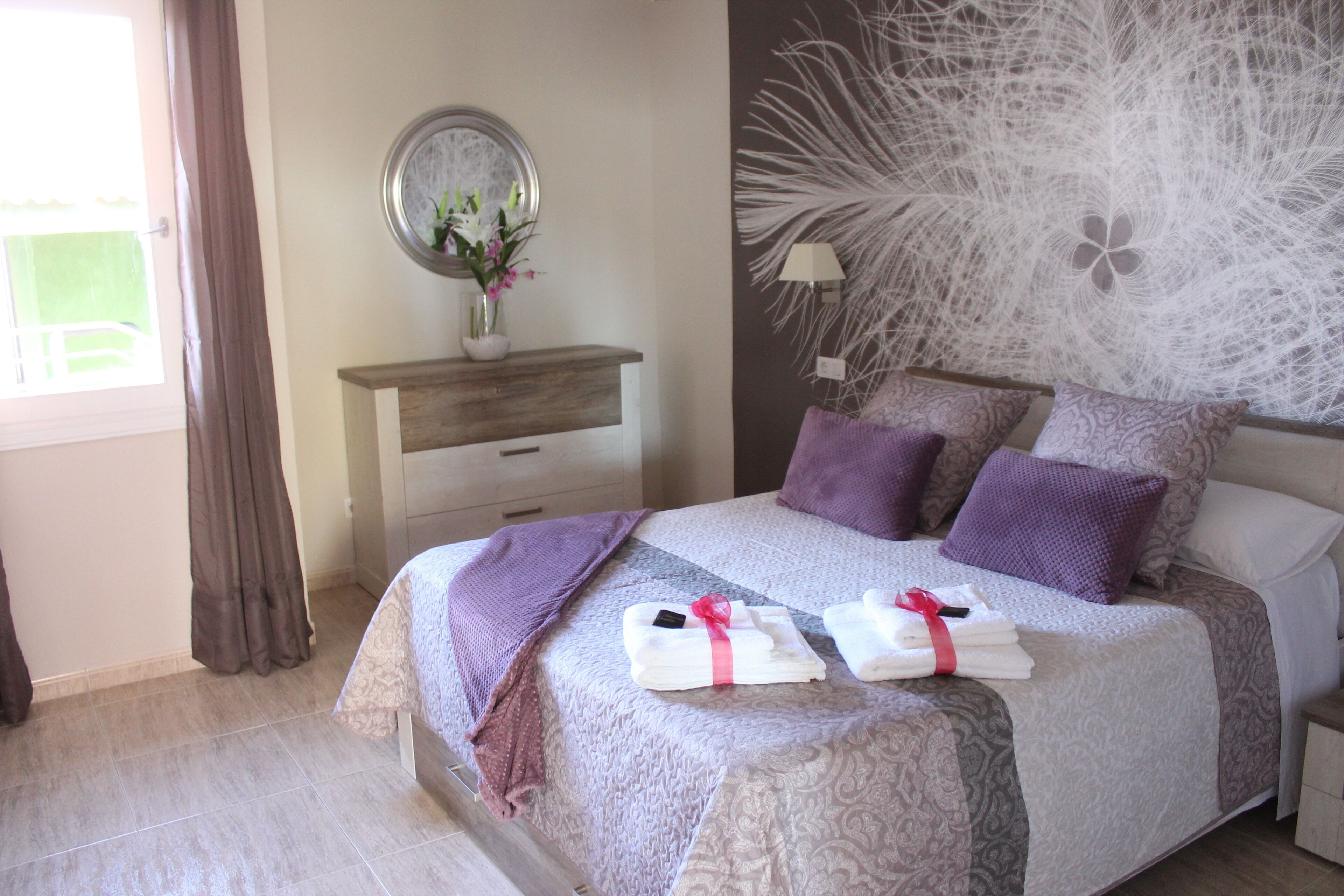 1 habitación, tabla de planchar con plancha, internet y ropa de cama 