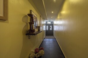 Interior - Apartment Almada Deluxe One bedroom for 2 and a sofa bed for 2 persons (Porto)