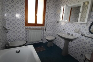 Tina y bidet 