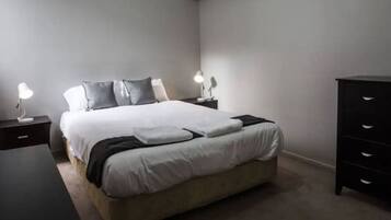 2 bedrooms, desk, iron/ironing board, travel crib