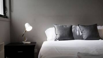 2 bedrooms, desk, iron/ironing board, travel crib