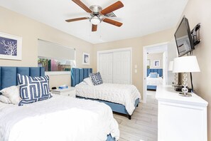 4 bedrooms, desk, iron/ironing board, travel cot