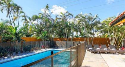 4 chambre eau salée 3 salles de bains piscine chauffée récemment rénové