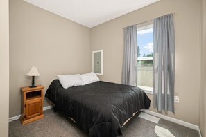 3 soverom, strykejern/-brett, wi-fi (inkludert) og sengetøy