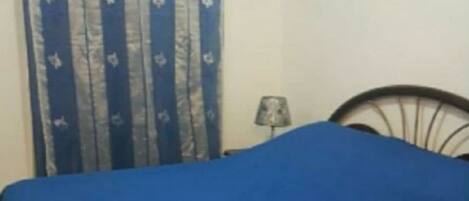 2 室のベッドルーム、アイロン / アイロン台、WiFi、ベッドシーツ