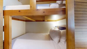 1 chambre, fer et planche à repasser, Wi-Fi gratuit, draps fournis