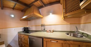 Kühlschrank, Mikrowelle, Geschirrspüler