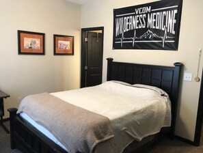 2 bedrooms, WiFi, bed sheets - Auburn Gameday condo (Auburn)