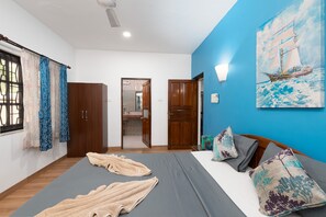 3 bedrooms, in-room safe, iron/ironing board, free WiFi