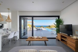 Dining - Great Albatross Villa (Γεννάδι)