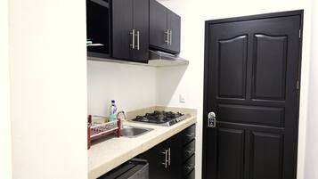 Studio Basic | Dapur pribadi | Lemari es kecil