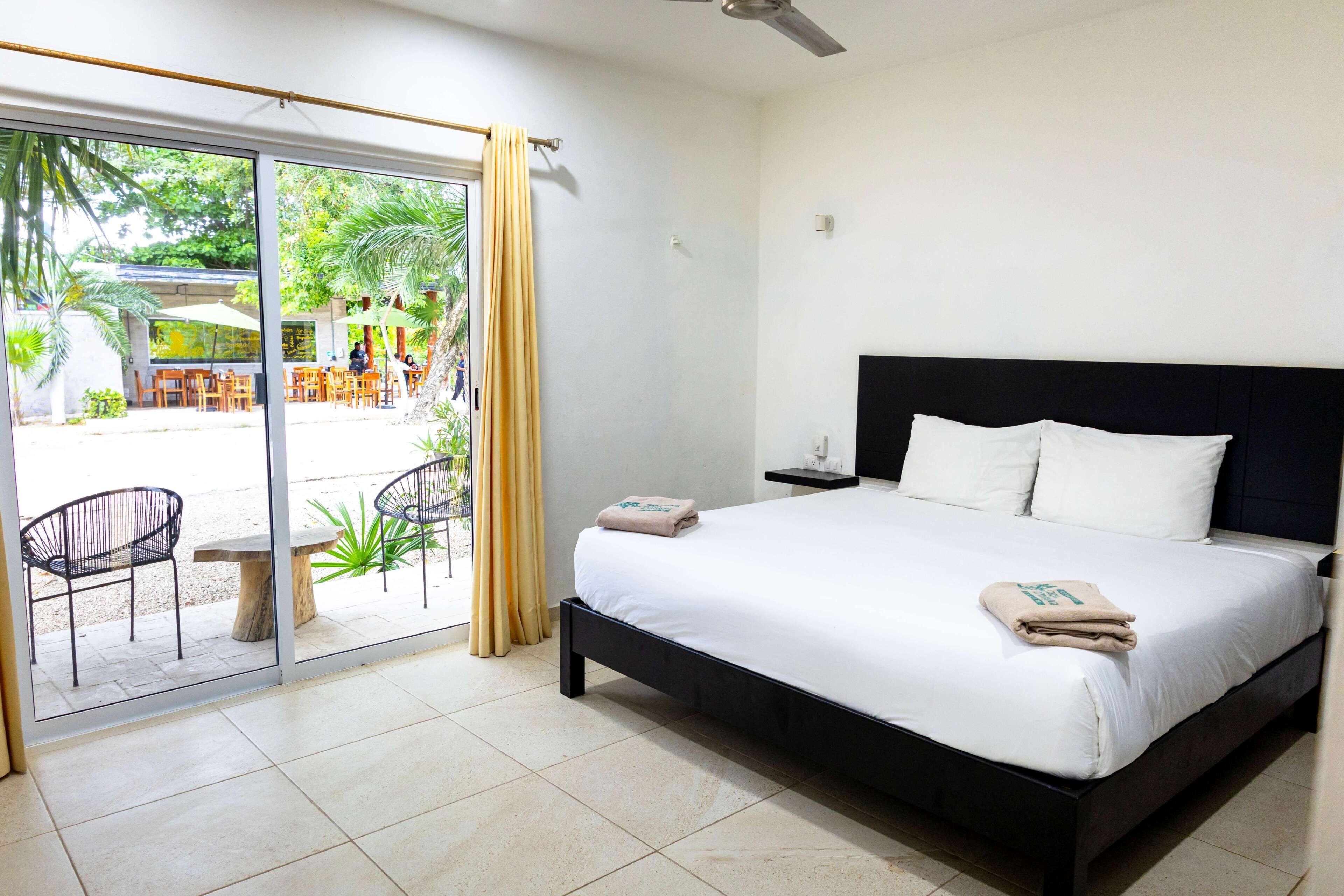 Basic Studio | Blackout drapes, free WiFi, bed sheets