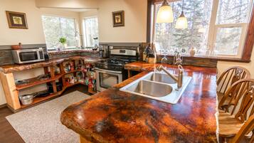 冰箱、微波炉、烤箱、炉灶