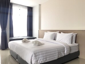 Cortinas blackout, insonorización, wifi gratis y ropa de cama