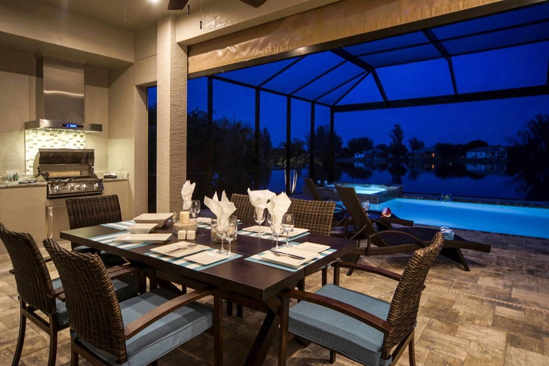 Outdoor dining