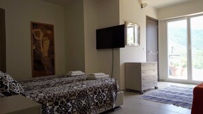 2 chambres, fer et planche à repasser, Wi-Fi gratuit, draps fournis