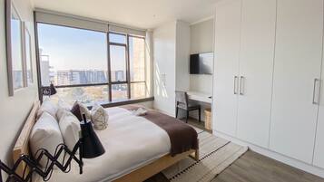 Executive Apartment, 2 Bedrooms | Individually decorated, individually furnished, iron/ironing board