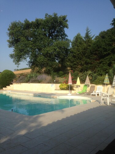  GITE AVEC PISCINE en pleine nature