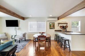 Dining - Family Friendly Home on the Park (Creswell)
