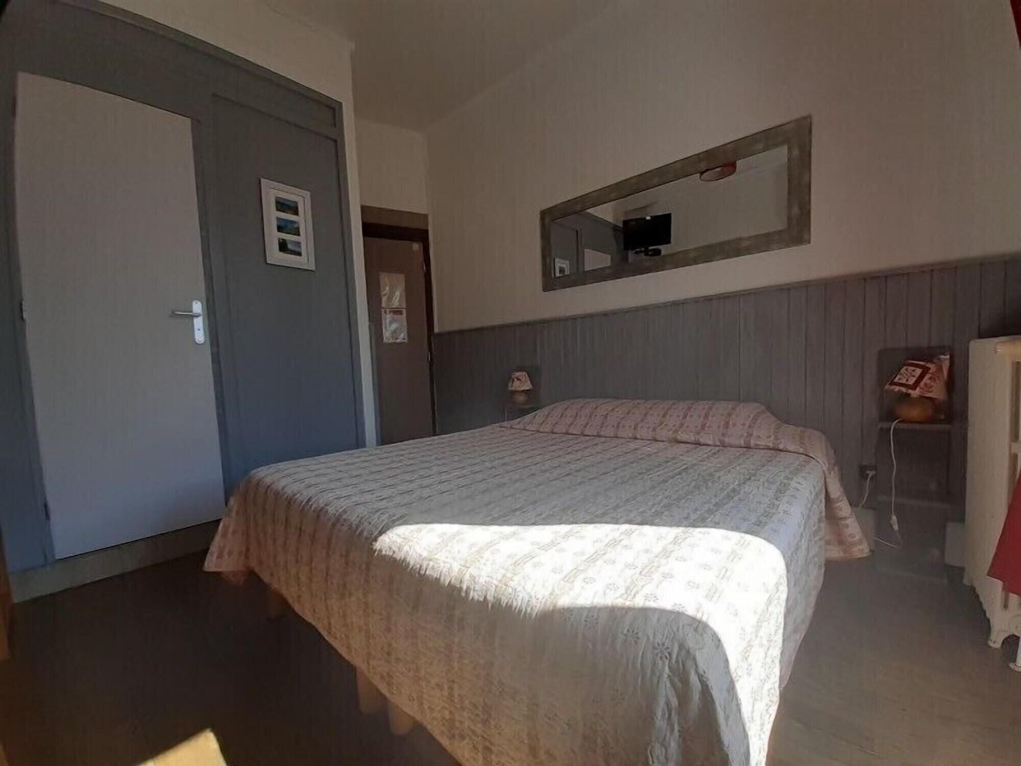 Habitación Confort con 1 cama doble o 2 individuales | Decoración individual y mobiliario individual