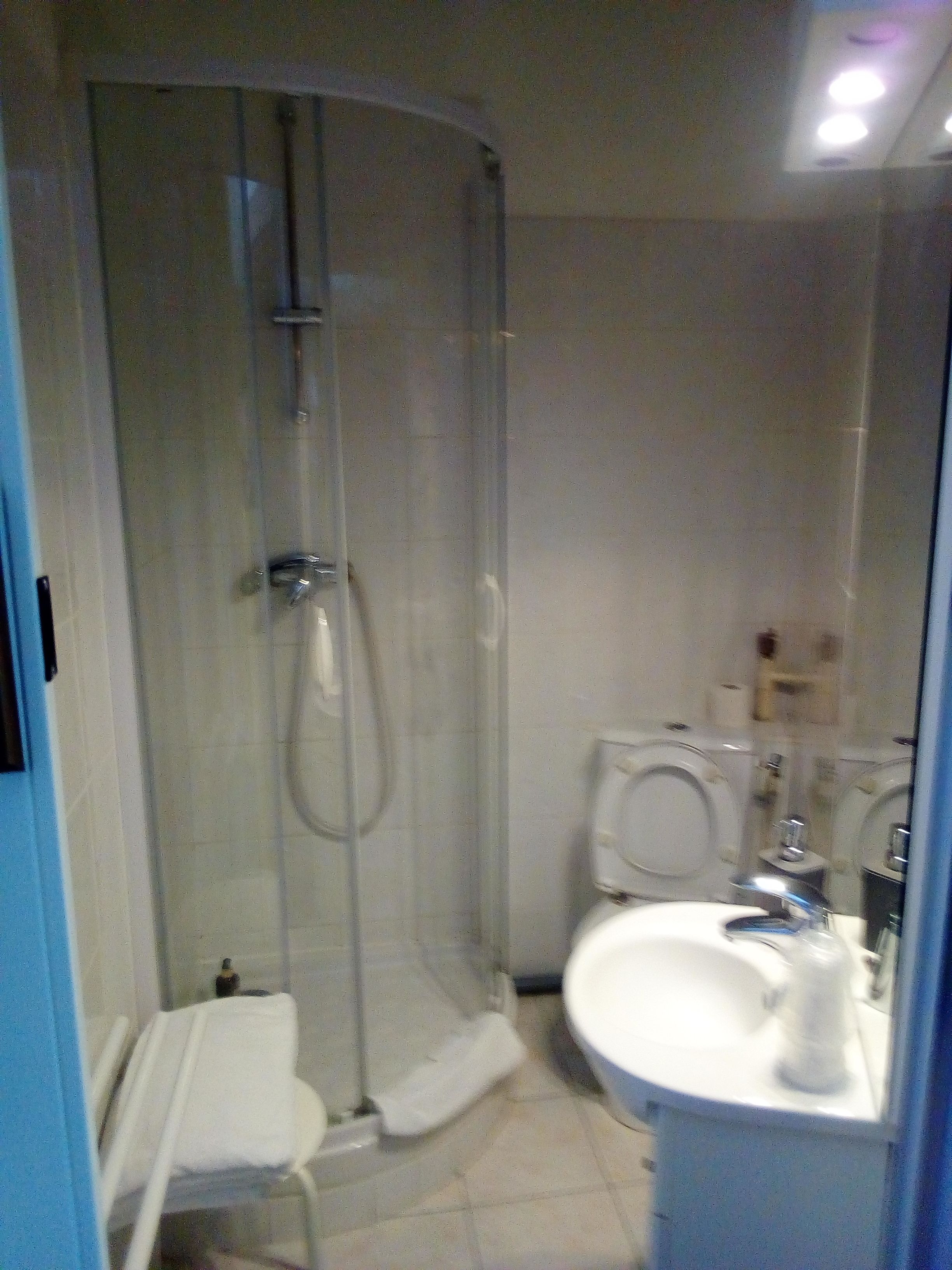 family quadruple room | bathroom | shower, towels, soap, shampoo