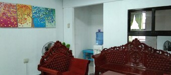 Pretty home in quiet street