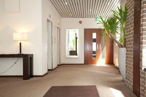 Interior - City of London Large Studio Apartment in Luxury Apartment Block (London)