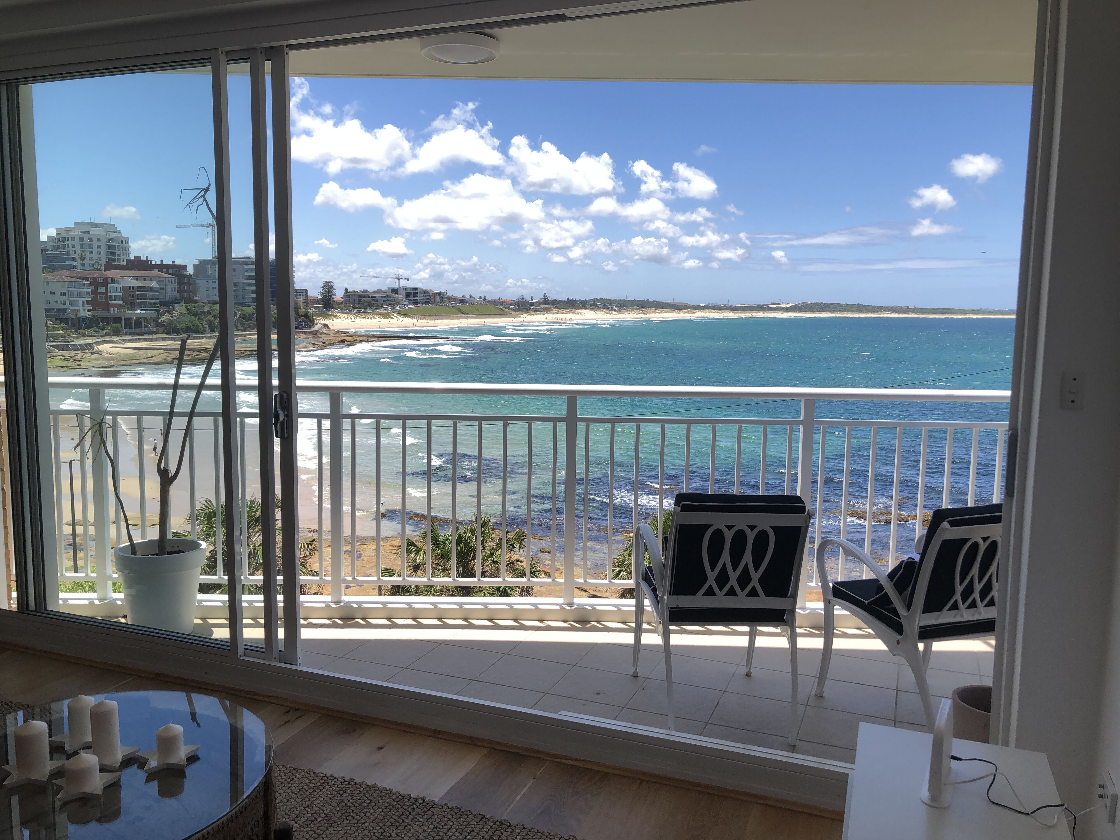 Beachfront  pad, with panoramic views,   central  to everything