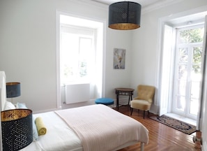 4 bedrooms, desk, iron/ironing board, travel cot