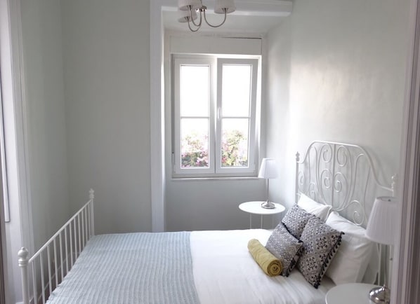 4 bedrooms, desk, iron/ironing board, travel cot