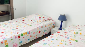 2 chambres, fer et planche Ă repasser, Wi-Fi, draps fournis