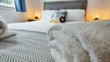 4 bedrooms, iron/ironing board, free WiFi