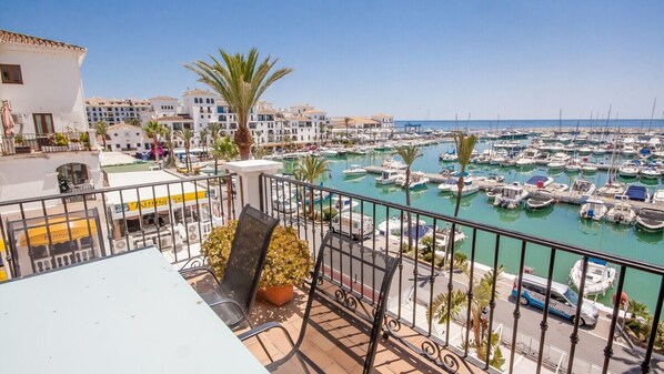 Property grounds - La Dorada apartment 9.3.9 (Manilva)