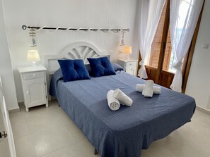 2 dormitorios, tabla de planchar con plancha, wifi gratis y ropa de cama