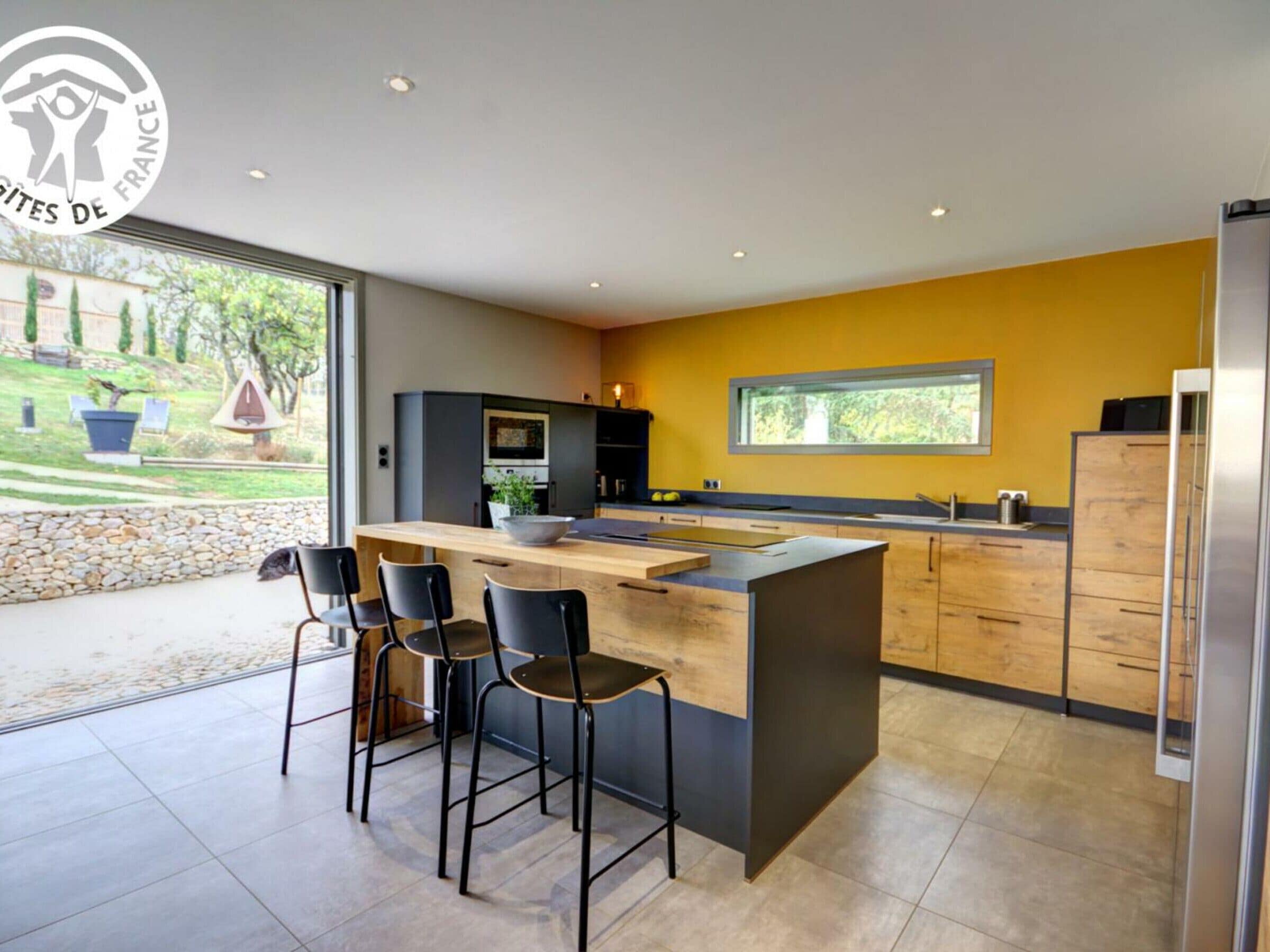 Réfrigérateur, micro-ondes, lave-vaisselle, congélateur