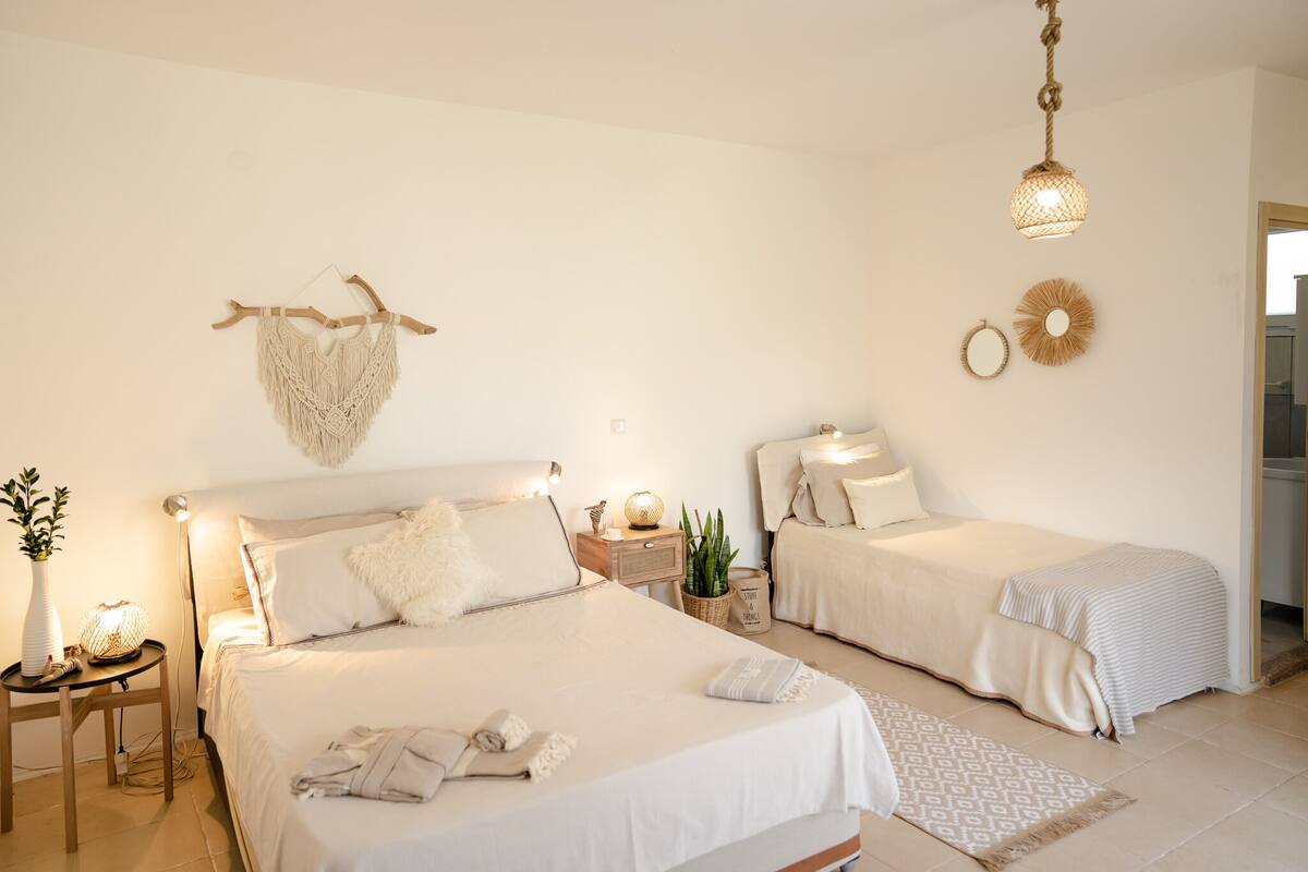 Familienzimmer, Mehrere Betten, Nichtraucher, Gartenblick | Minibar, Schreibtisch, laptopgeeigneter Arbeitsplatz