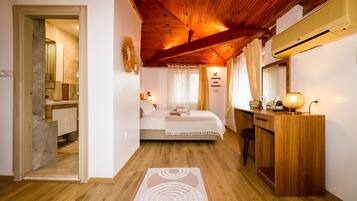 Superior Room, 1 Double Bed with Sofa bed, Non Smoking, Garden View | Minibar, individually furnished, desk, laptop workspace
