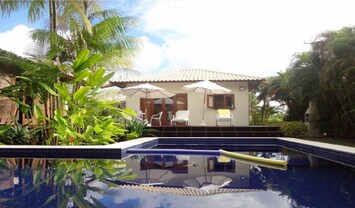 Imagem da casa com vista a sala de jantar