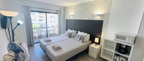 Fer et planche Ă repasser, Wi-Fi, draps fournis