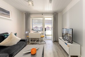 Fernseher, Stereoanlage