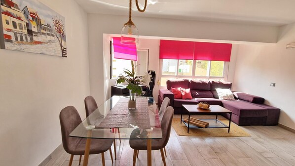 Dining - Spacious 3-Bedroom Apartment Near Paseo Marítimo · Son Armadams (Palma)