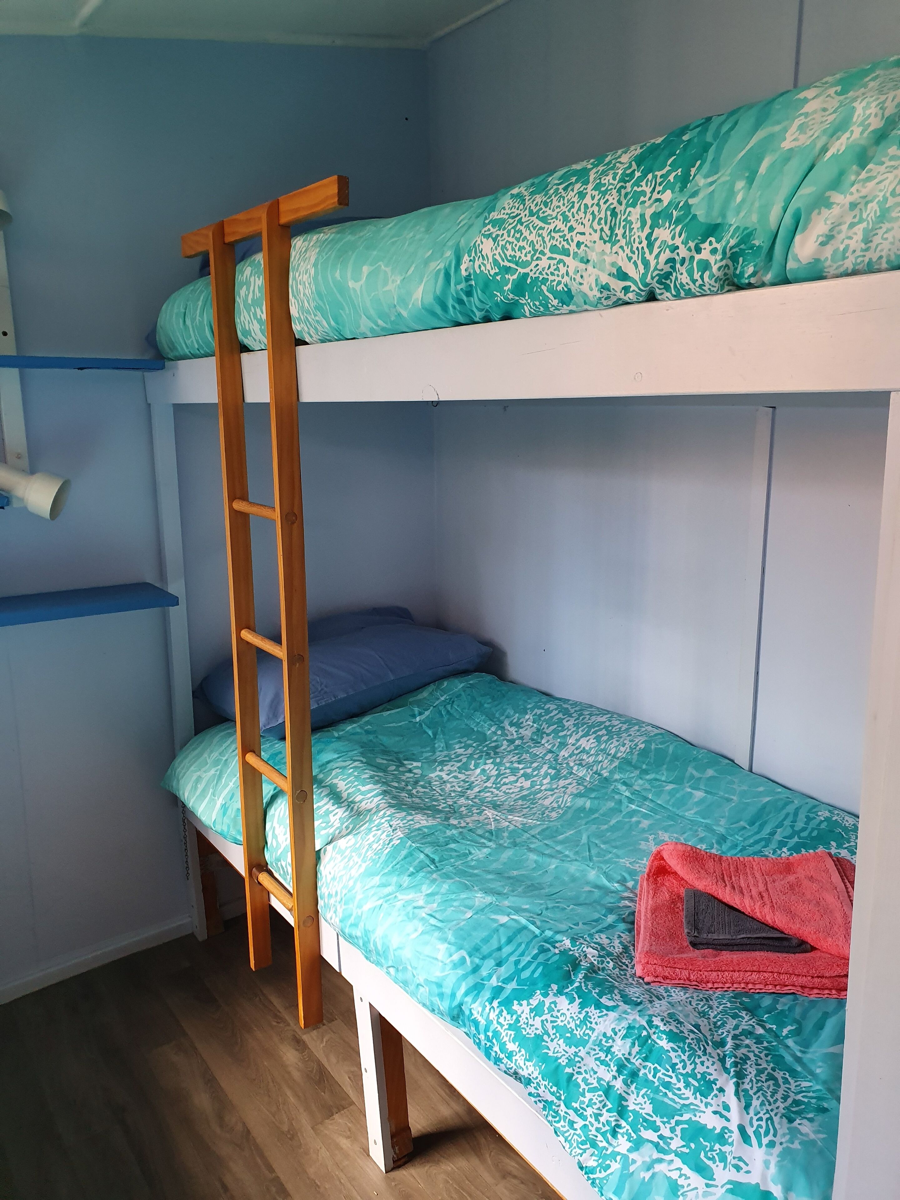 2 sovrum och sängkläder