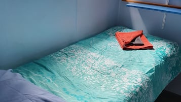 2 bedrooms, bed sheets