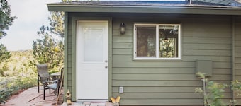 Private modern one-bedroom cottage in Sedona