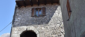 Da Vinci Apartment_Prato All'Aia (private forest)