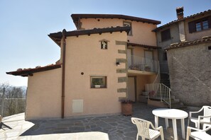 Exterior - Da Vinci Apartment_Prato All'Aia (private forest) (Corfino)