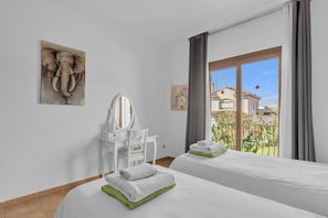 5 bedrooms, iron/ironing board, free WiFi, bed sheets