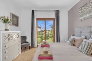 5 chambres, fer et planche à repasser, Wi-Fi gratuit, draps fournis